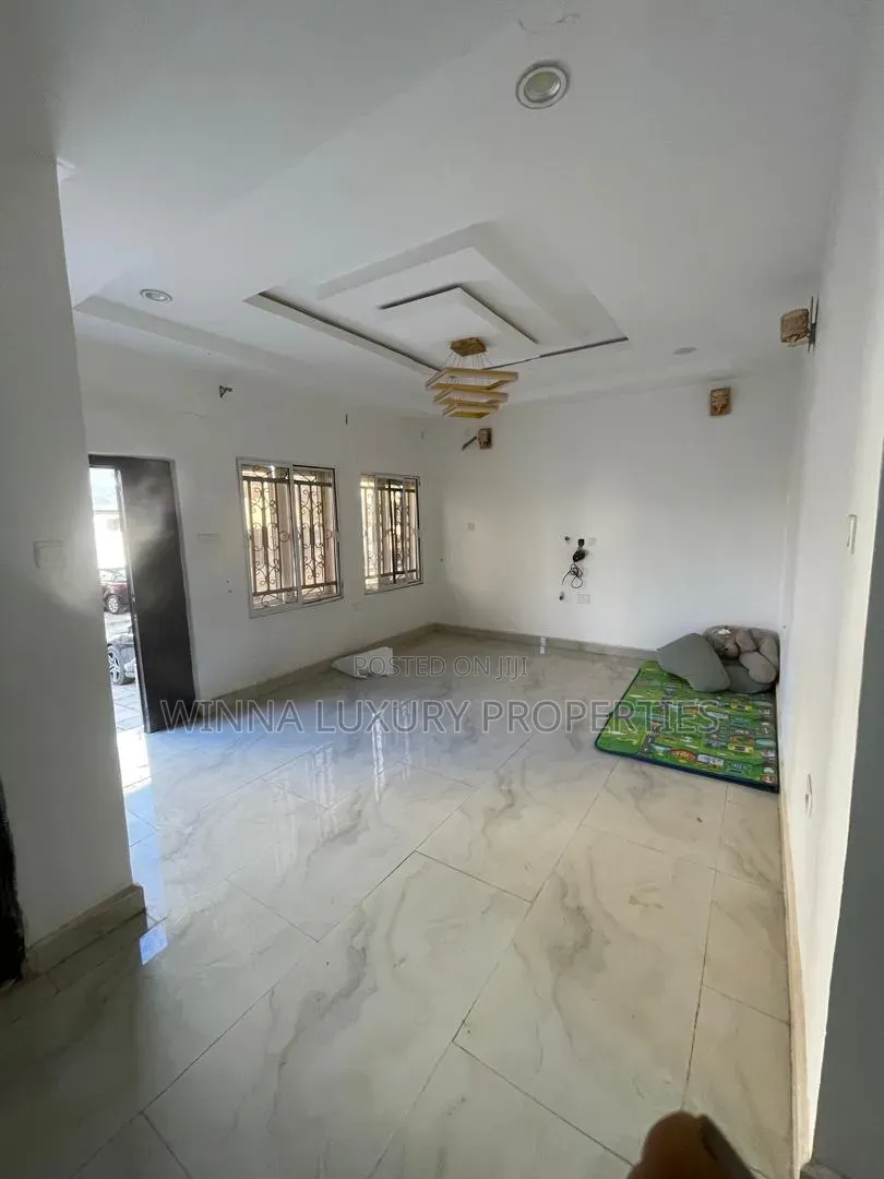 4bdrm Duplex in Jahi By Gilmor for rent