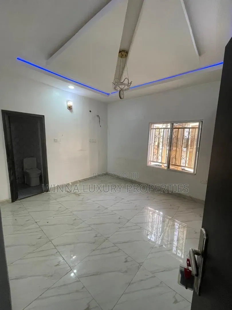 4bdrm Duplex in Jahi By Gilmor for rent