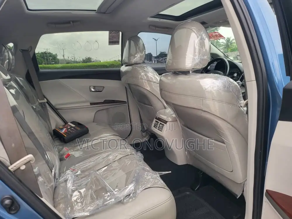 Toyota Venza AWD 2010 Blue