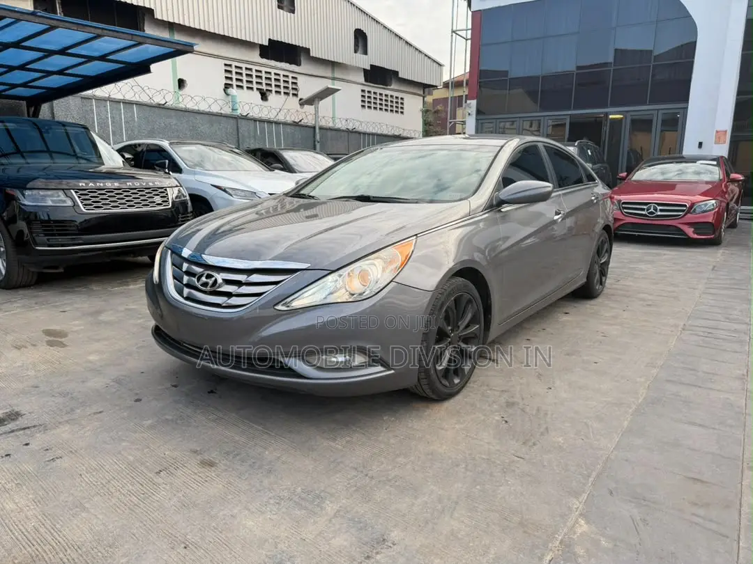Hyundai Sonata SE Sedan FWD (2.4L 4cyl 6A) 2012 Gray