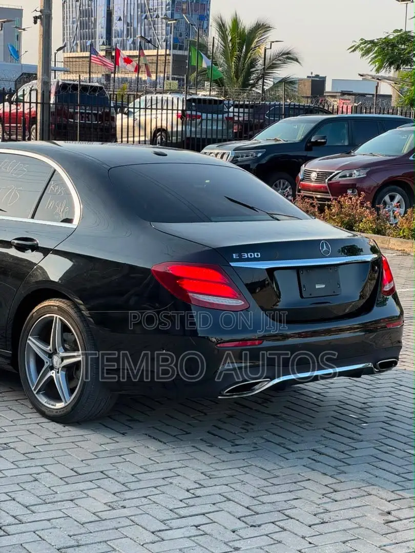 Mercedes-Benz E300 4Matic AWD Sedan (2.0L 4cyl 9A) 2017 Black