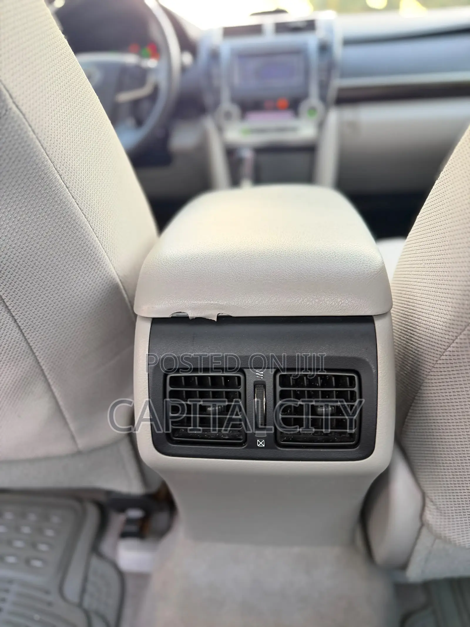 Toyota Camry XLE 4dr Sedan (2.5L 4cyl 6A) 2013 Gray