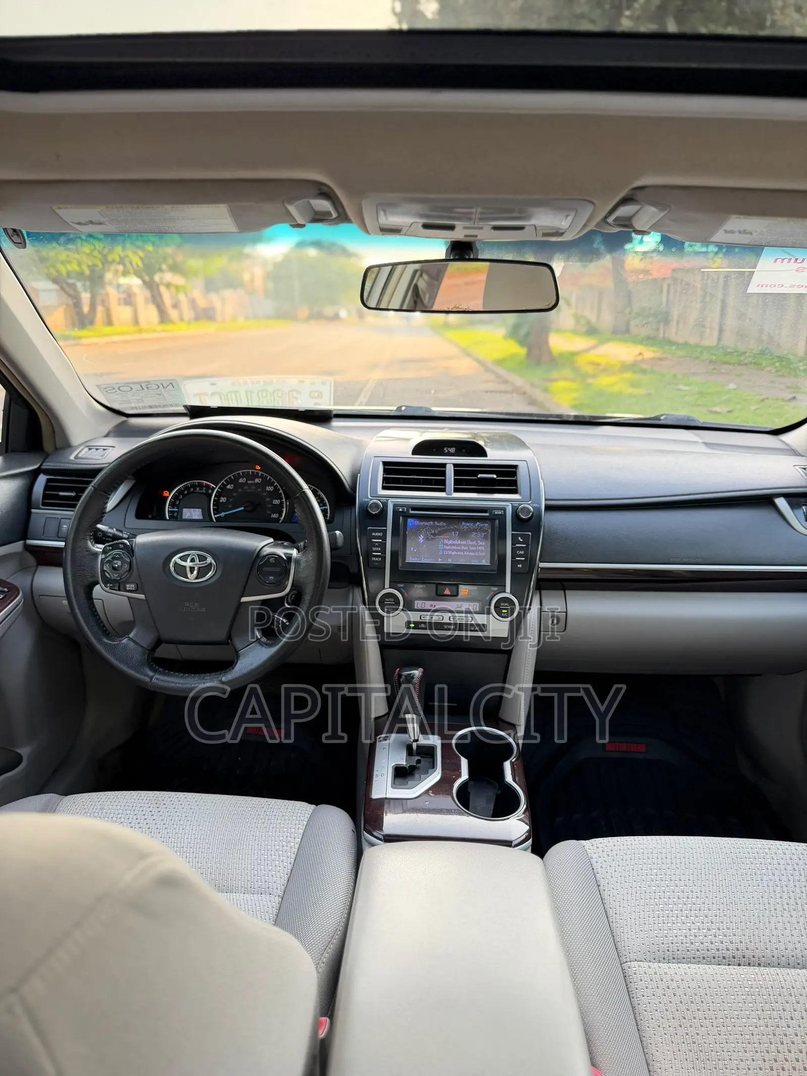 Toyota Camry XLE 4dr Sedan (2.5L 4cyl 6A) 2013 Gray