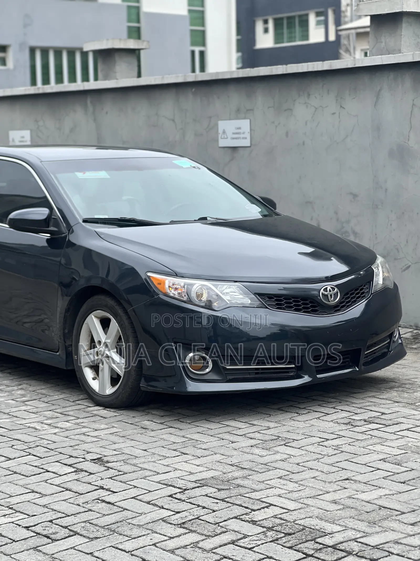 Toyota Camry SE 4dr Sedan (2.5L 4cyl 6A) 2012 Black