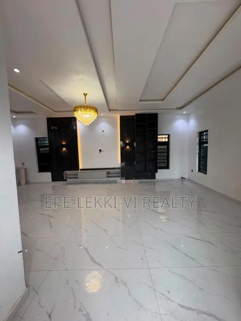 4bdrm Duplex in Lekki for rent