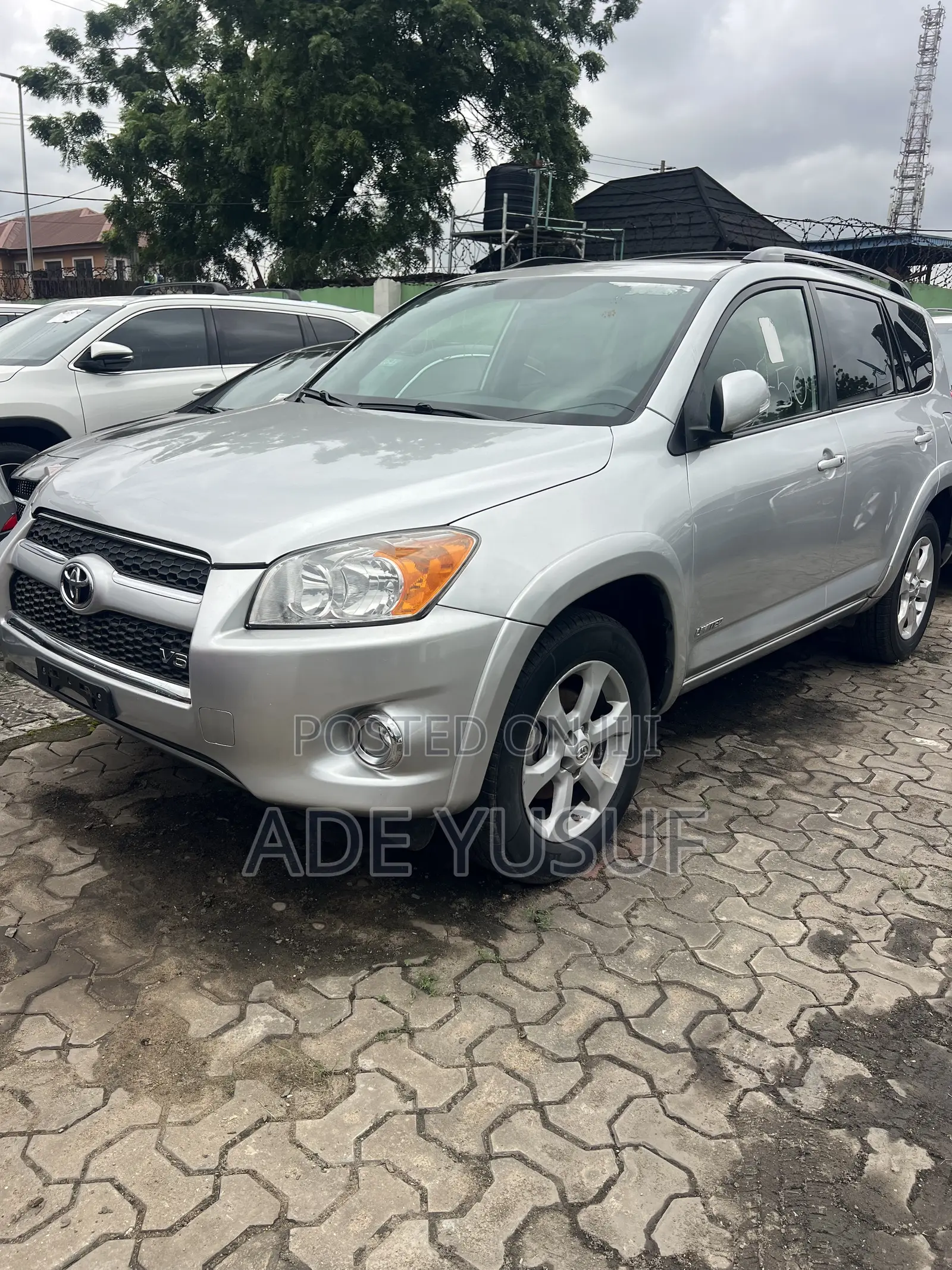 Toyota RAV4 2010 Silver
