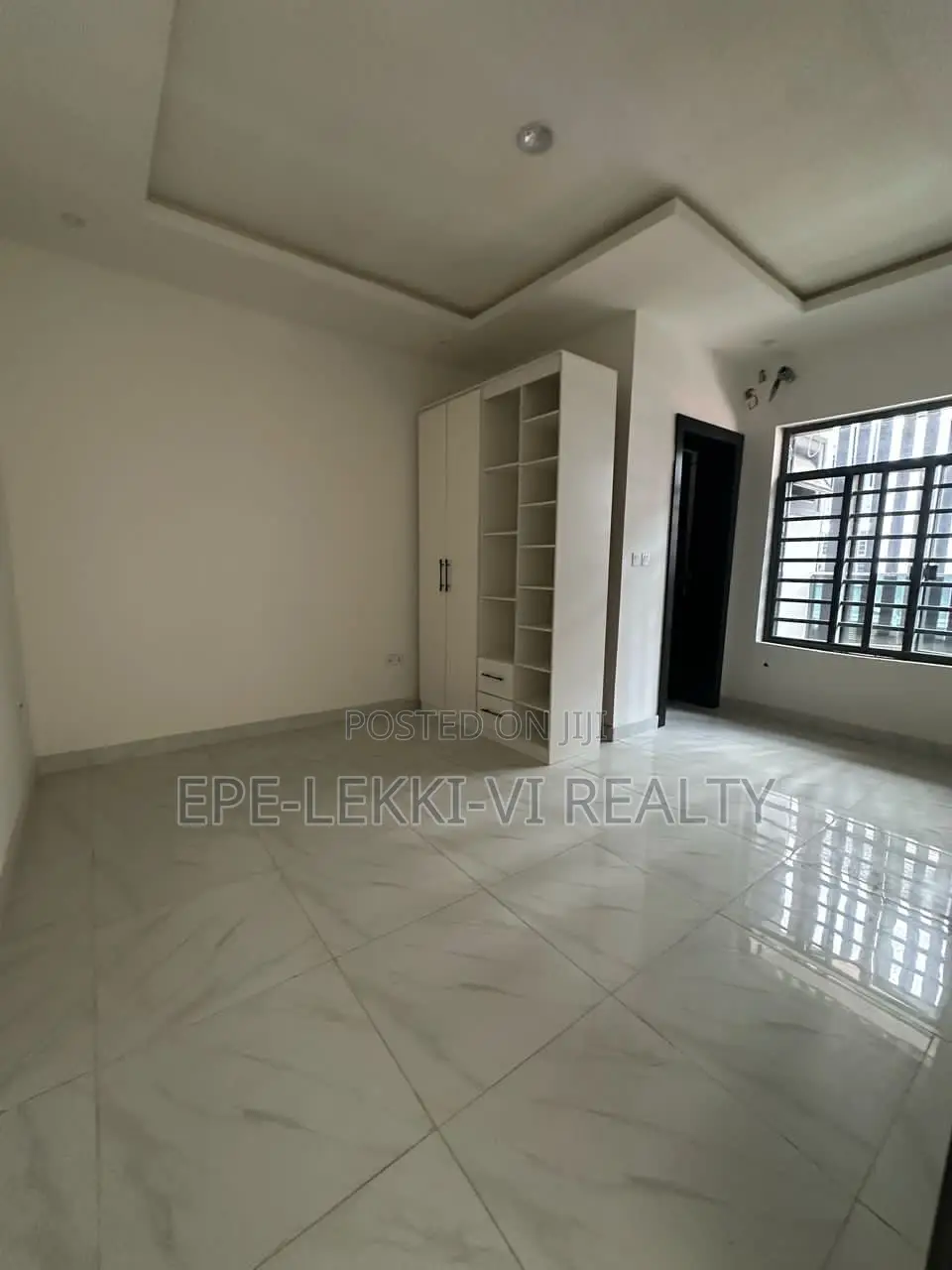 4bdrm Townhouse/Terrace in Ikate for sale