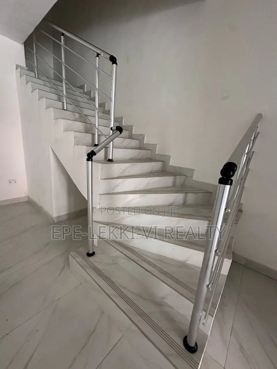 4bdrm Townhouse/Terrace in Ikate for sale