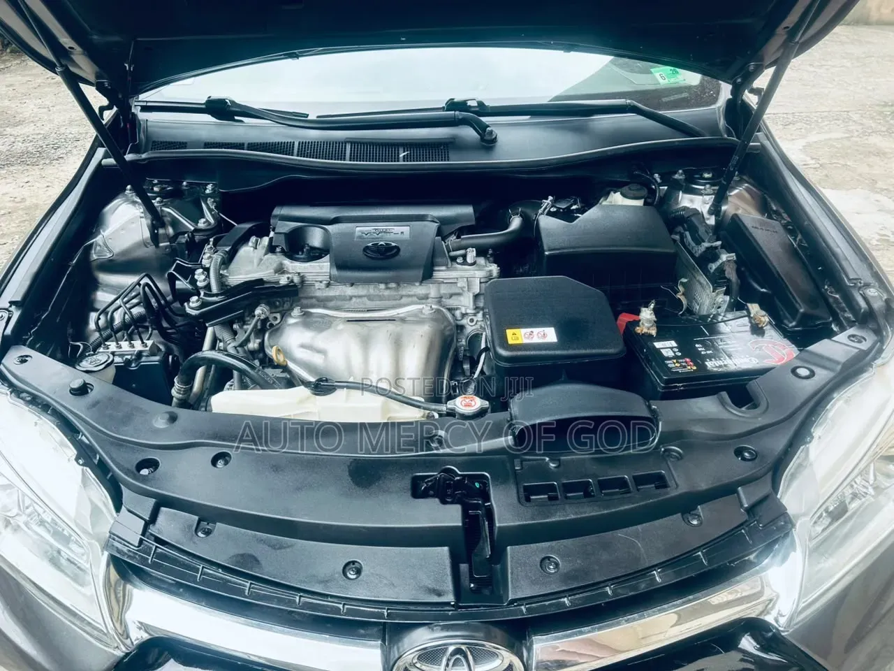 Toyota Camry SE 4dr Sedan (2.5L 4cyl 6A) 2017 Gray