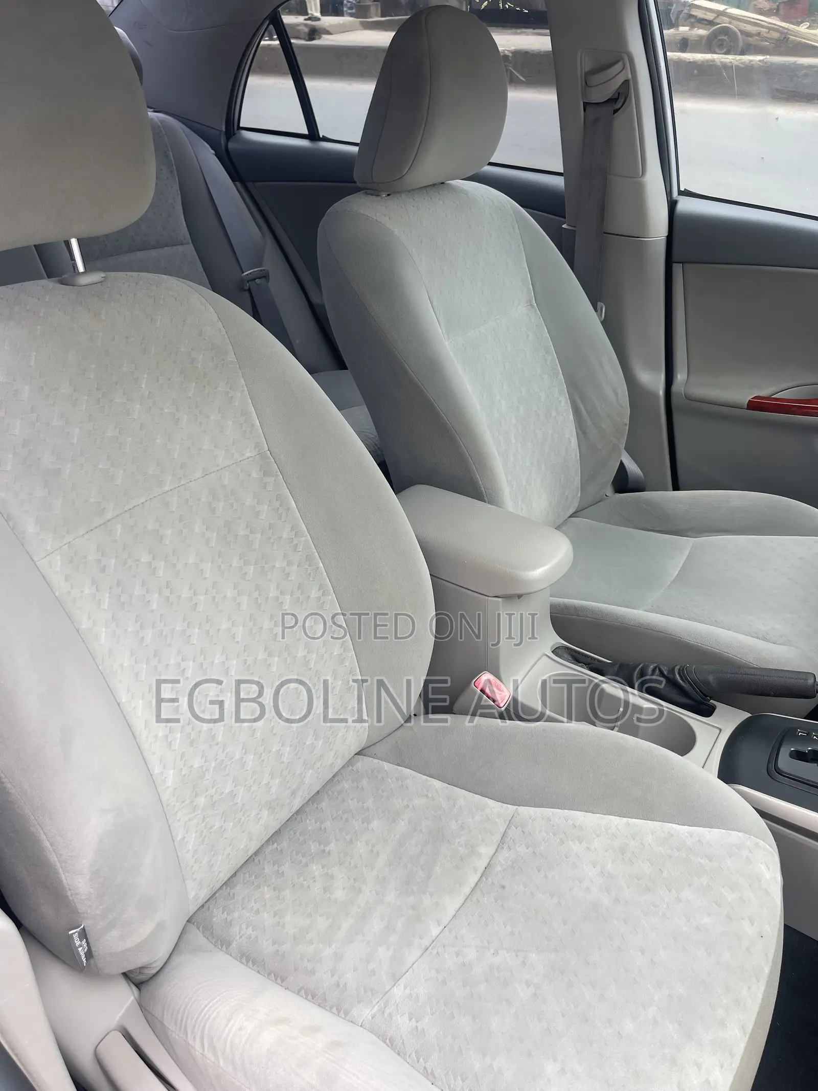 Toyota Corolla 2010 Silver