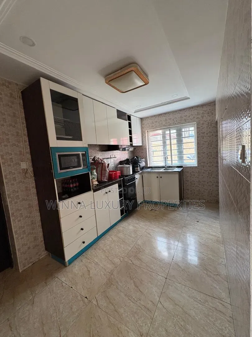 3bdrm Apartment in Along Von Axis, Lugbe District for rent