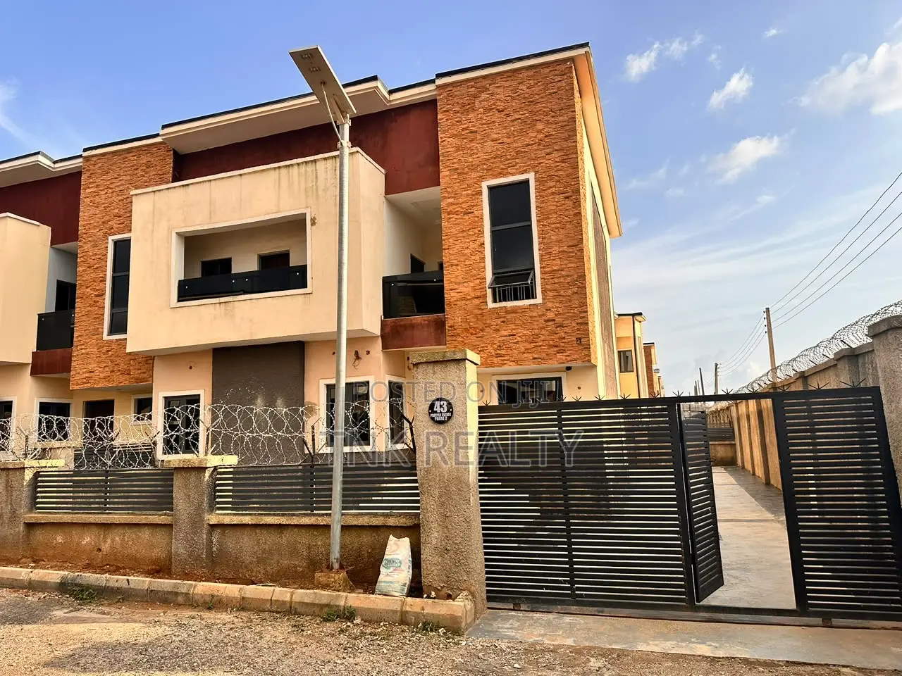 Furnished 4bdrm Duplex in Apo District for sale