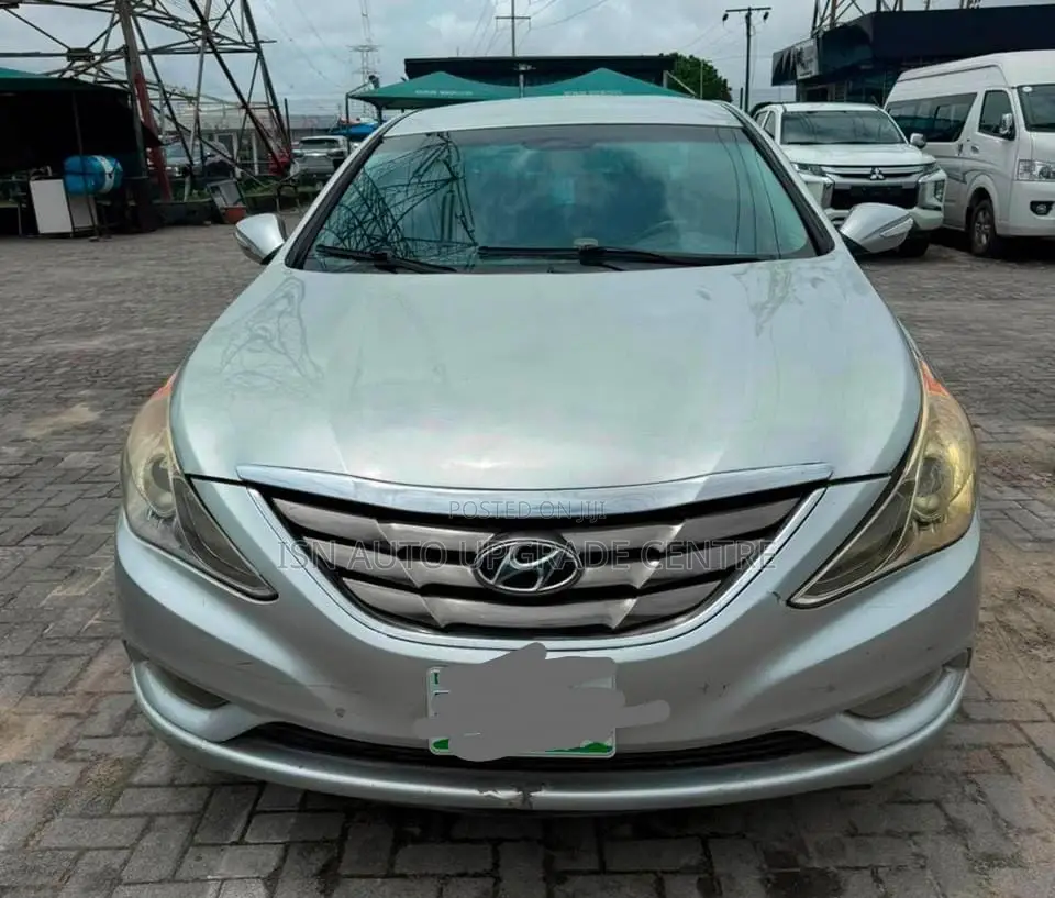 Hyundai Sonata 2011 Silver