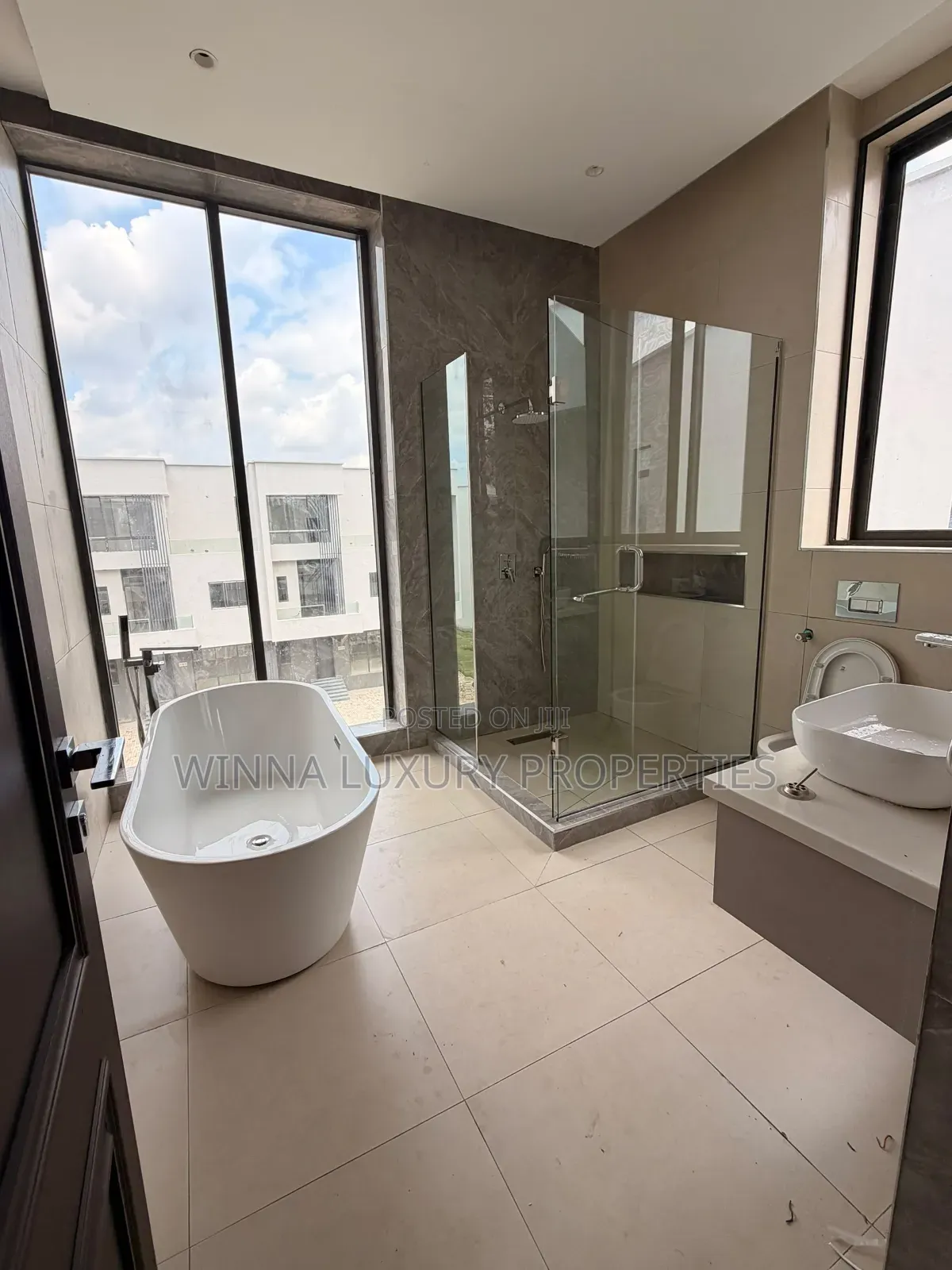 6bdrm Duplex in Jabi Main for sale