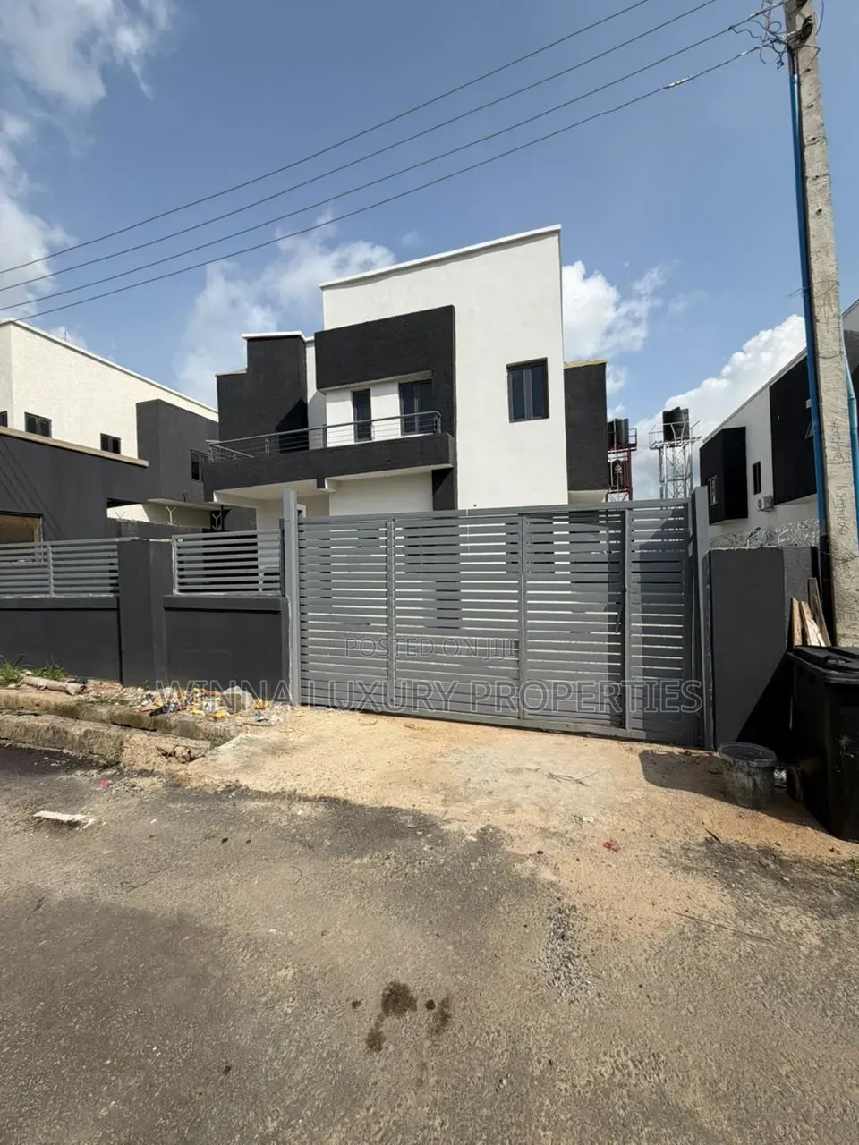 7bdrm Duplex in Galadimawa for sale