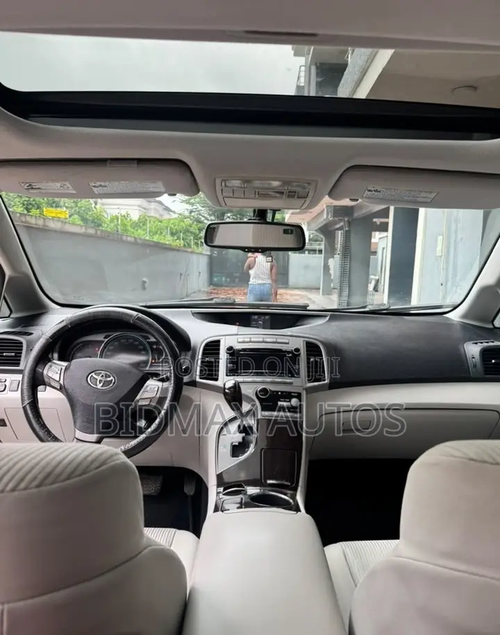 Toyota Venza V6 AWD 2010 White