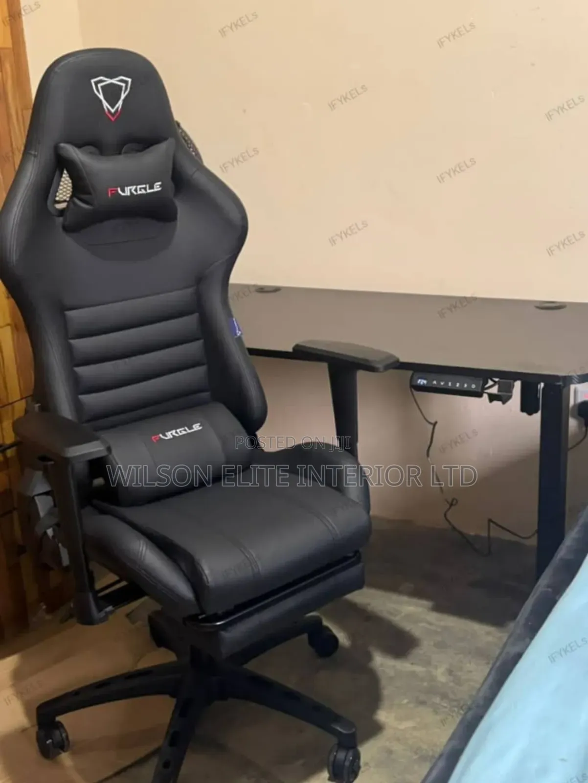 Plain Black Furgle Gaming Chair