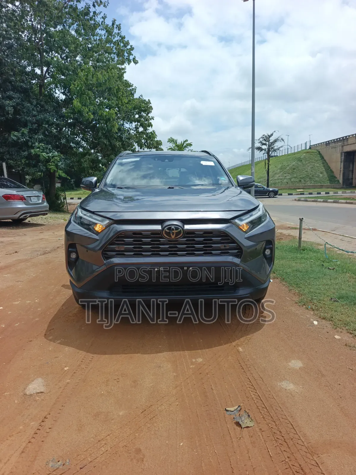Toyota RAV4 2022 Gray