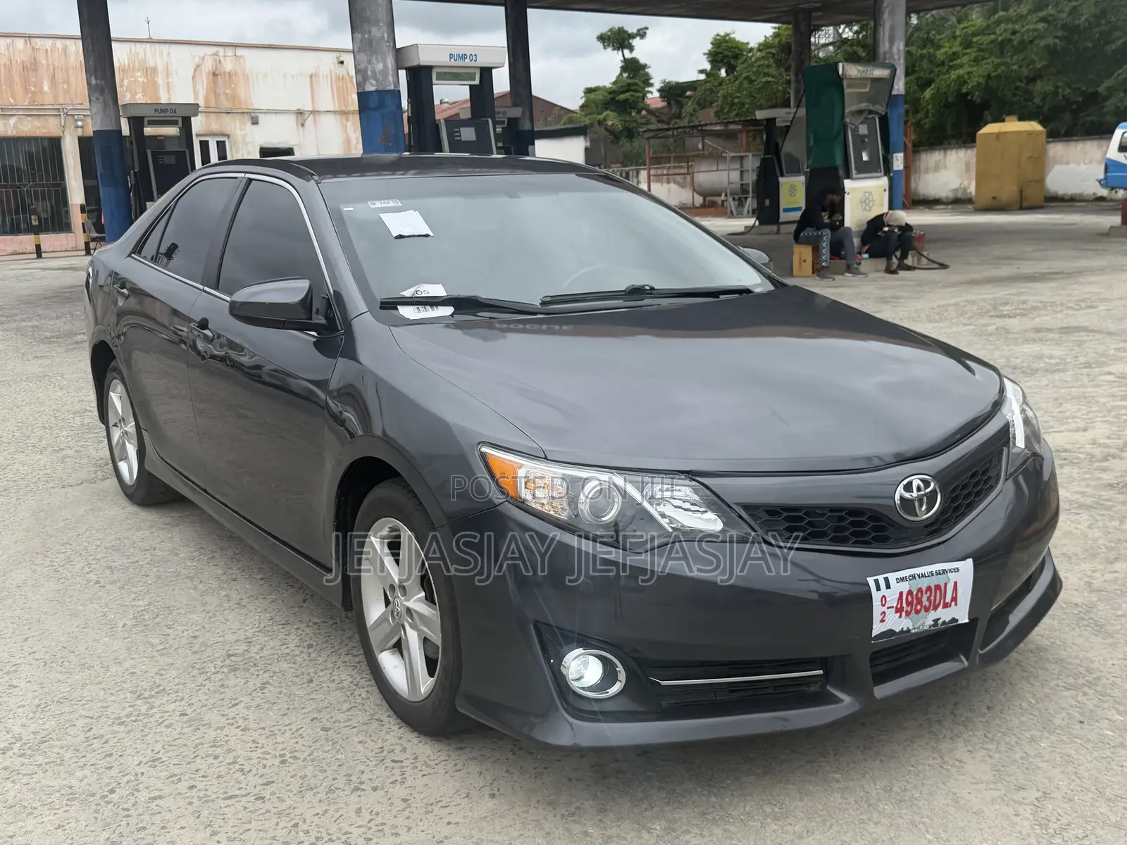 Toyota Camry SE 4dr Sedan (2.5L 4cyl 6A) 2013 Gray