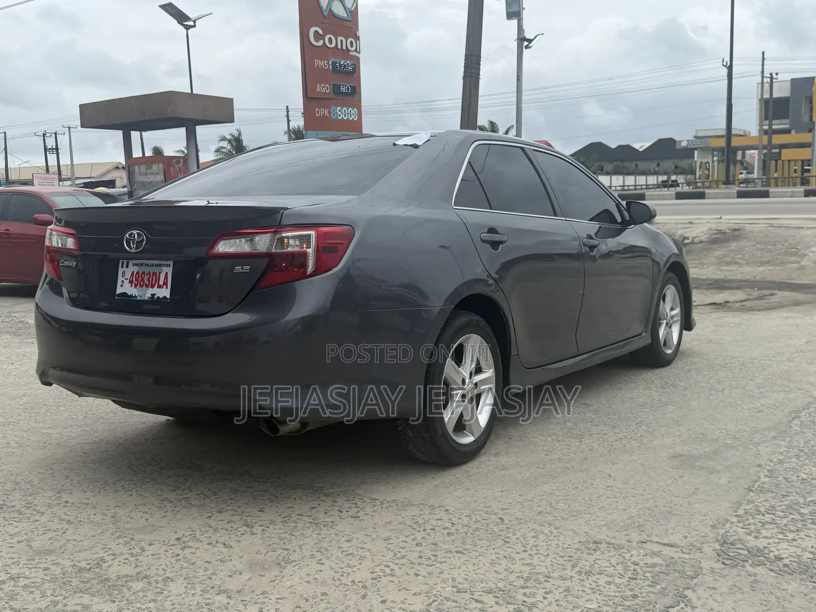 Toyota Camry SE 4dr Sedan (2.5L 4cyl 6A) 2013 Gray