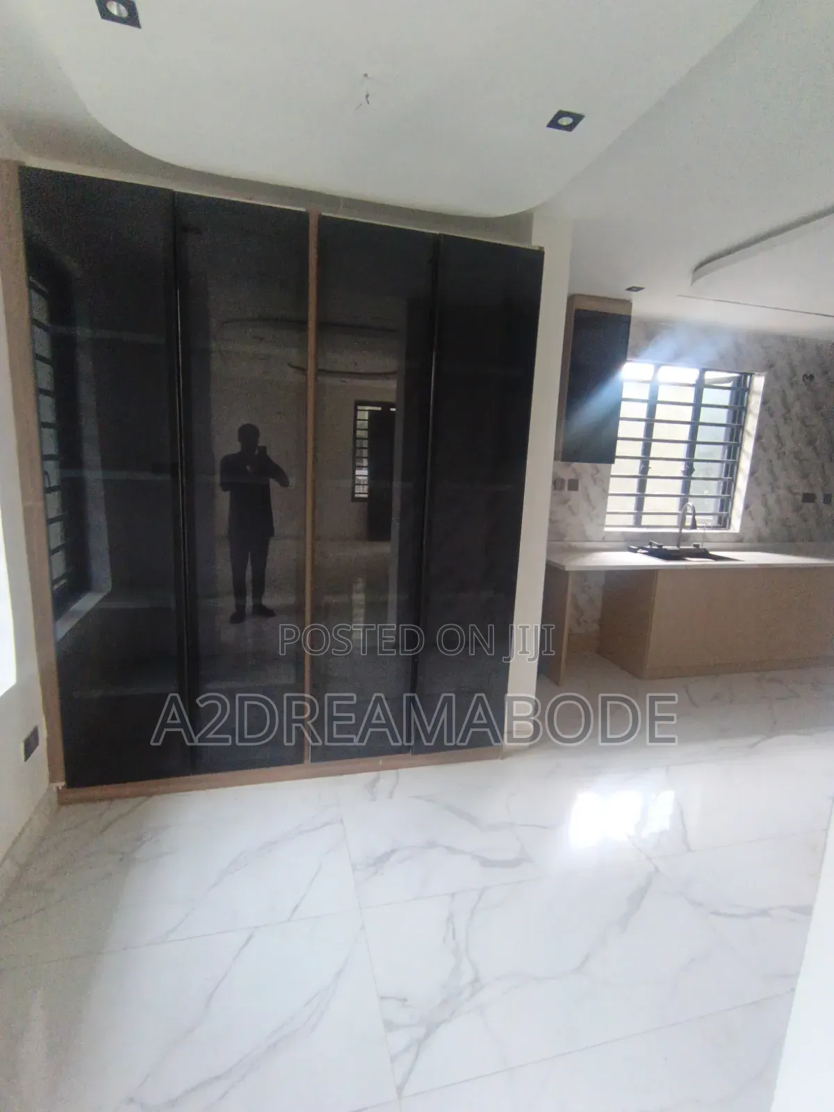 4bdrm Duplex in Off College Road, Oke-Ira / Ogba for rent