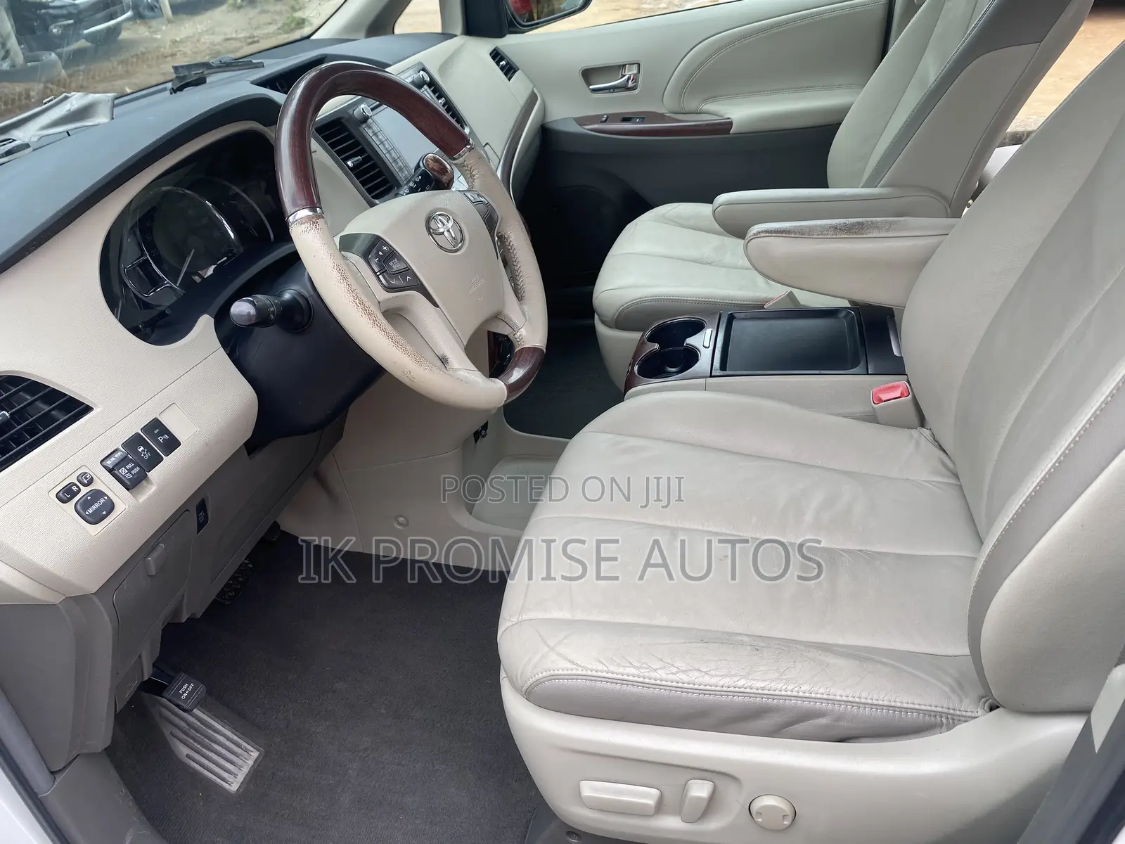 Toyota Sienna Limited 7 Passenger 2011 White
