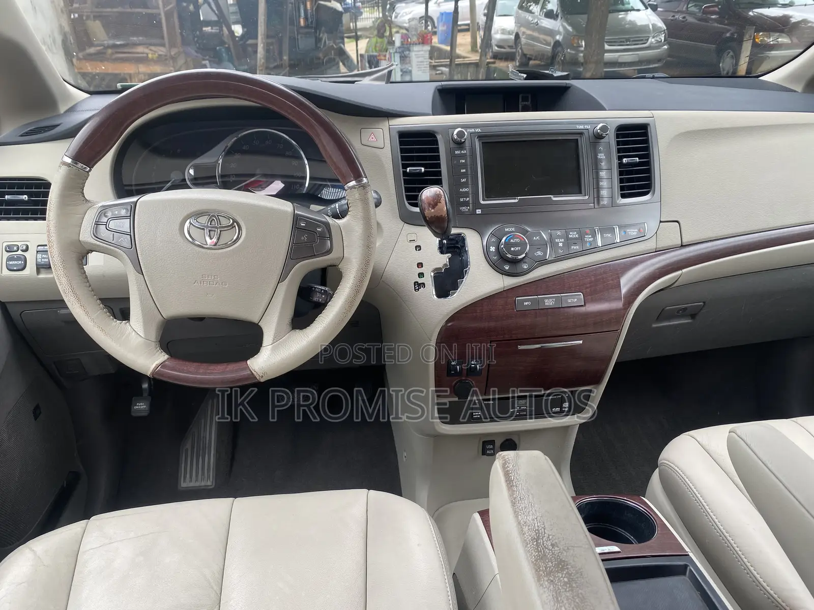 Toyota Sienna Limited 7 Passenger 2011 White