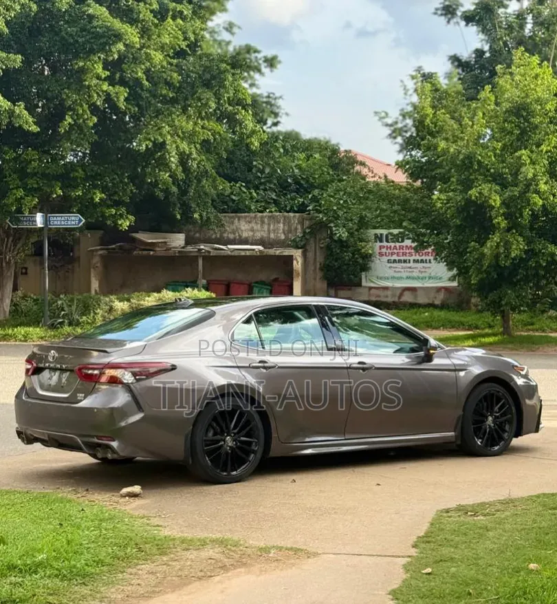 Toyota Camry 2021 Gold