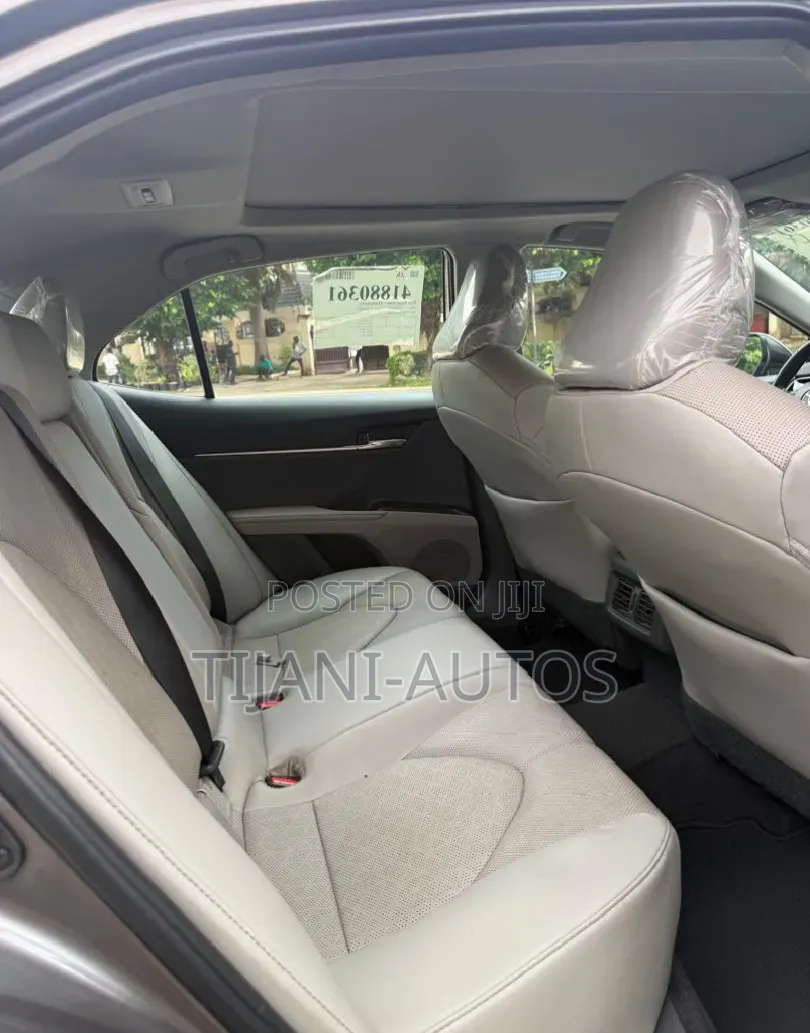 Toyota Camry 2021 Gold
