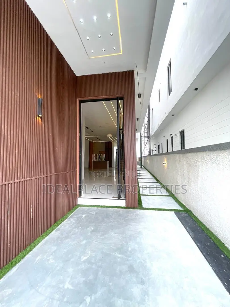 5bdrm Duplex in Ajah for sale
