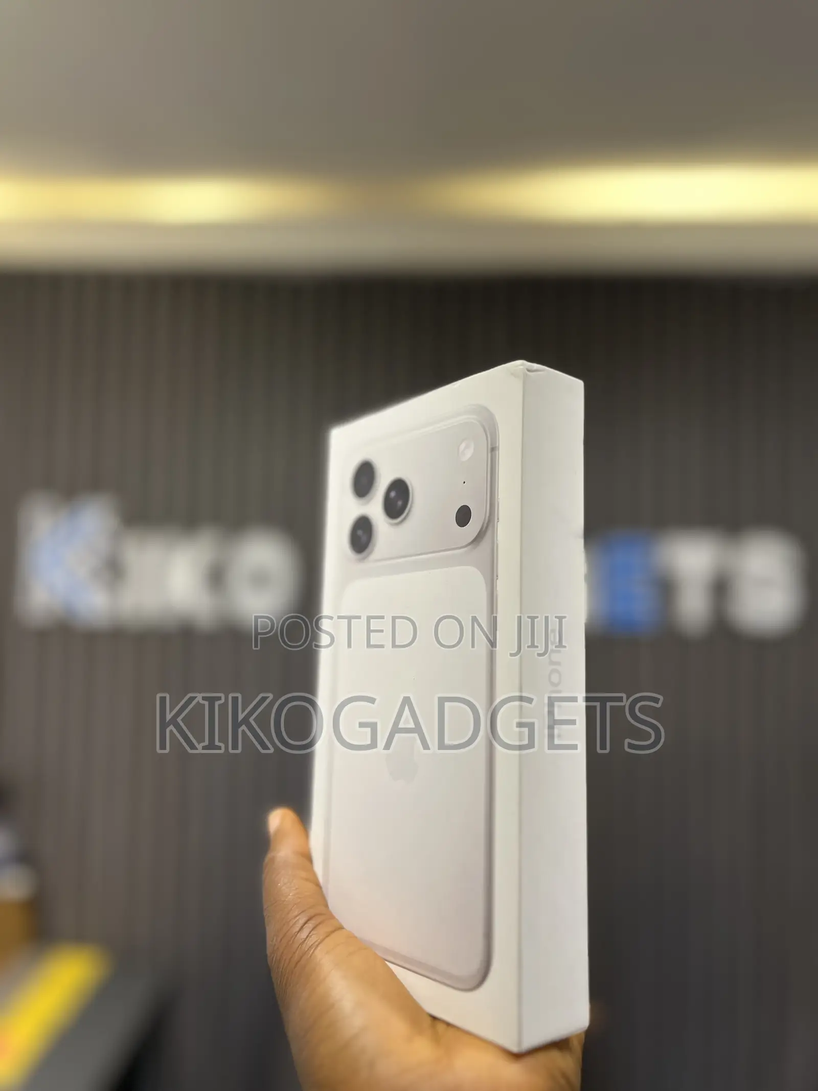 New Apple iPhone 17 Pro Max 256 GB White