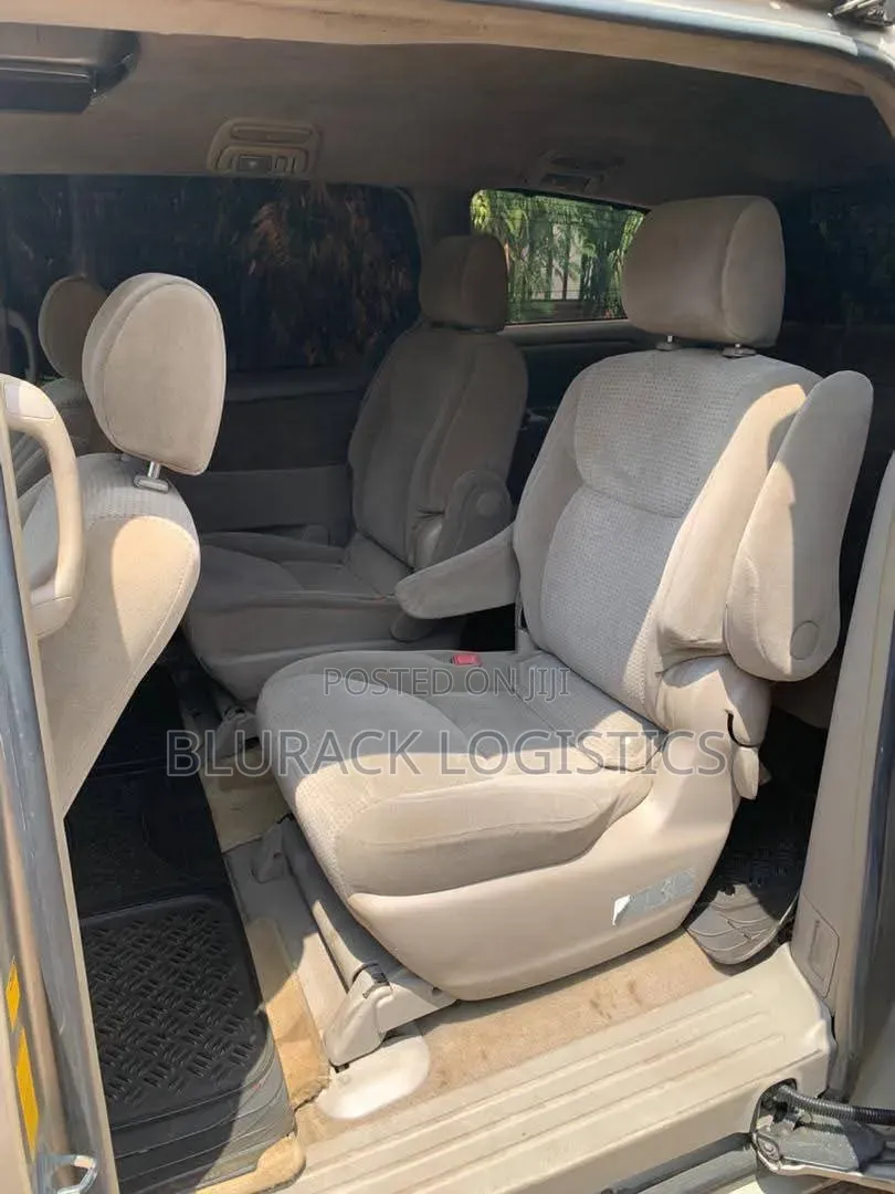 Toyota Sienna LE 4WD 2007 Gold