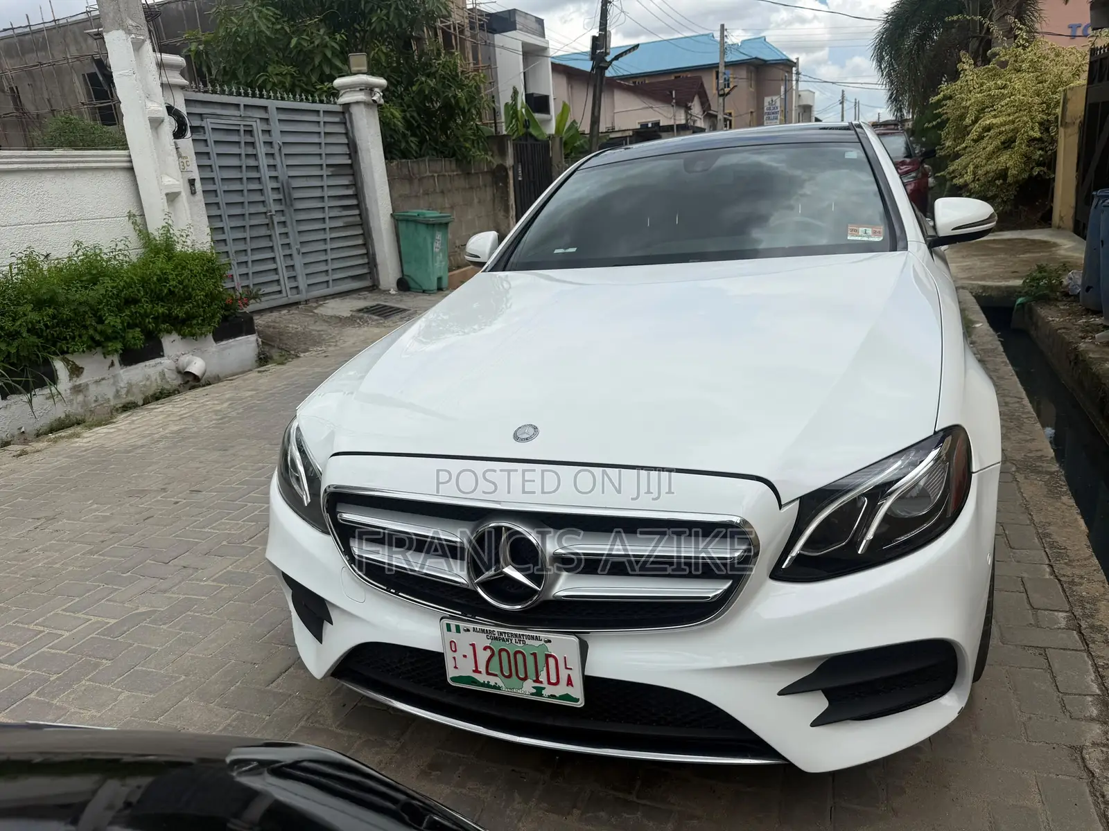 Mercedes-Benz 300E 2017 White