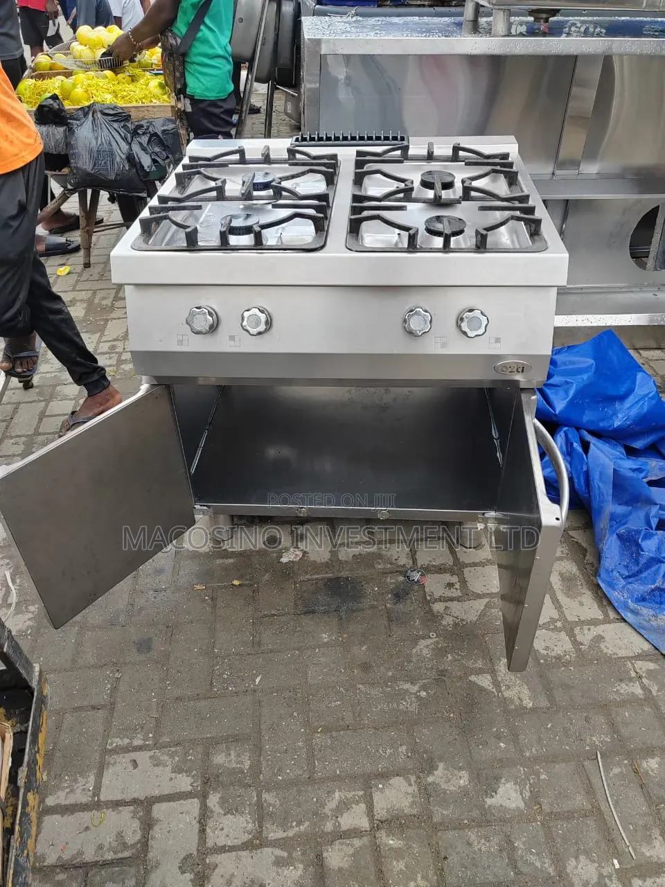 Stainless Steel Commercial-Grade Four-Burner Gas Stove