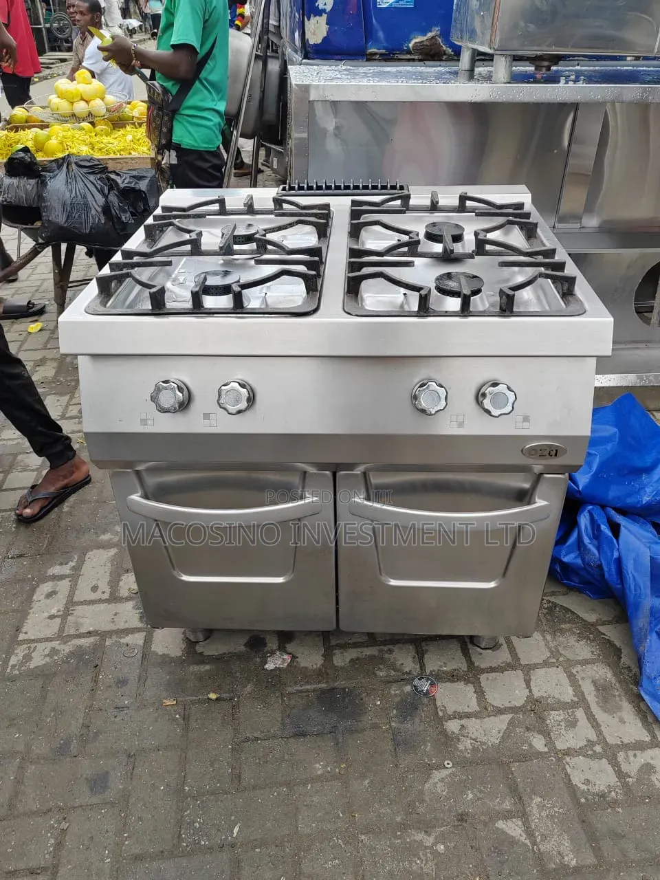 Stainless Steel Commercial-Grade Four-Burner Gas Stove