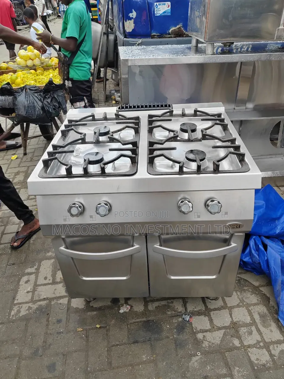 Stainless Steel Commercial-Grade Four-Burner Gas Stove