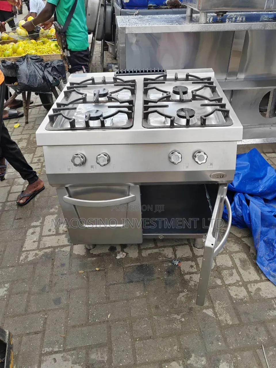 Stainless Steel Commercial-Grade Four-Burner Gas Stove