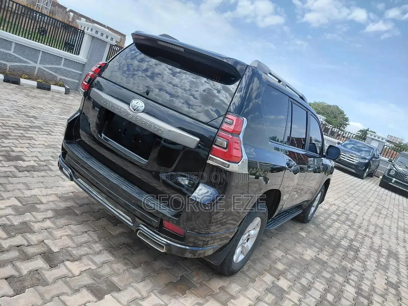 Toyota Land Cruiser Prado 2016 Black