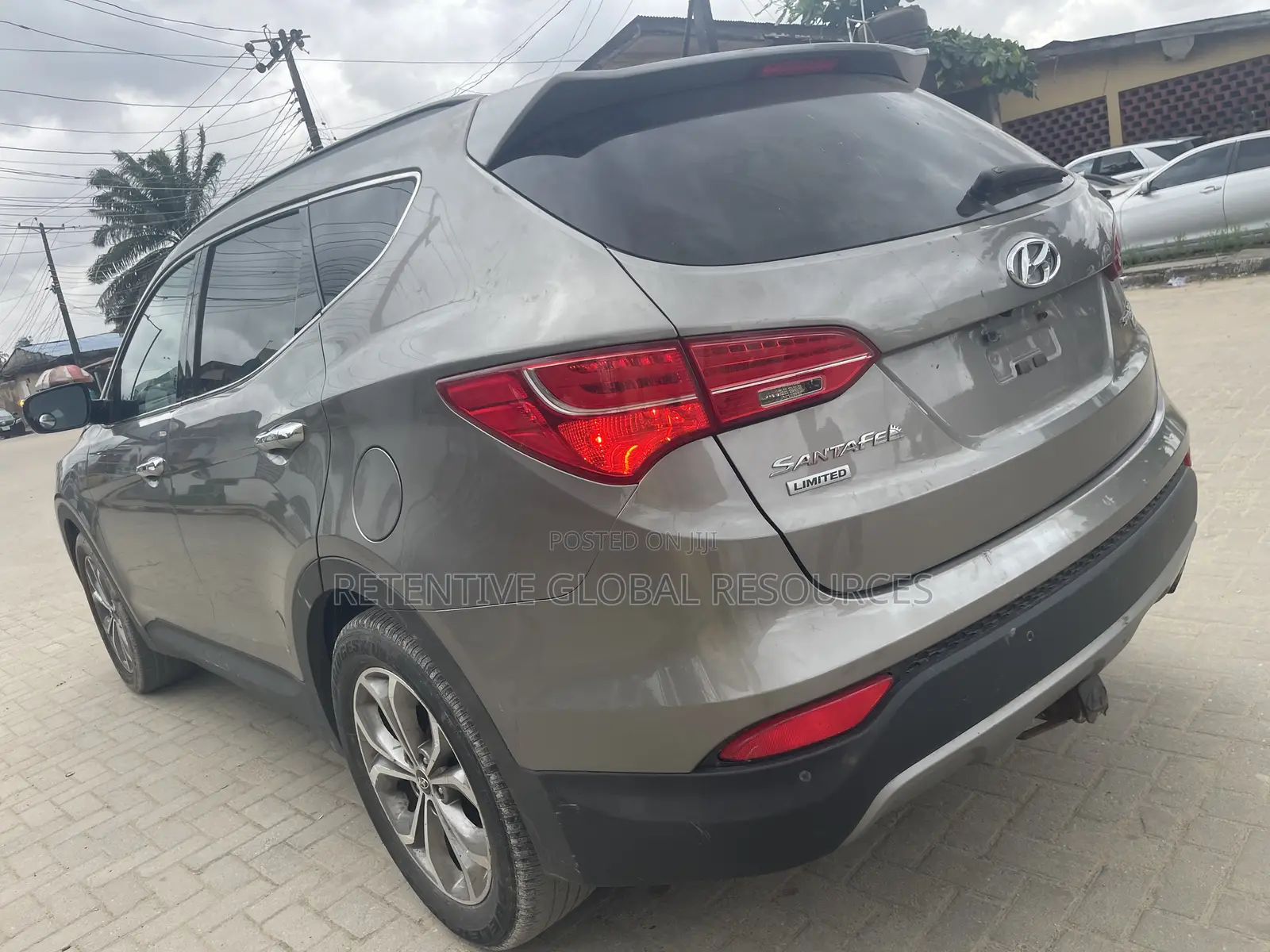 Hyundai Santa Fe Limited 4dr SUV AWD (3.3L 6cyl 6A) 2015 Gray