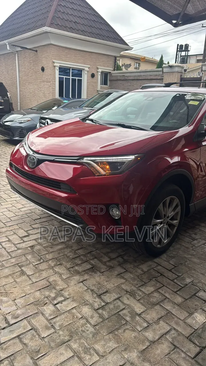 Toyota RAV4 2016 Red