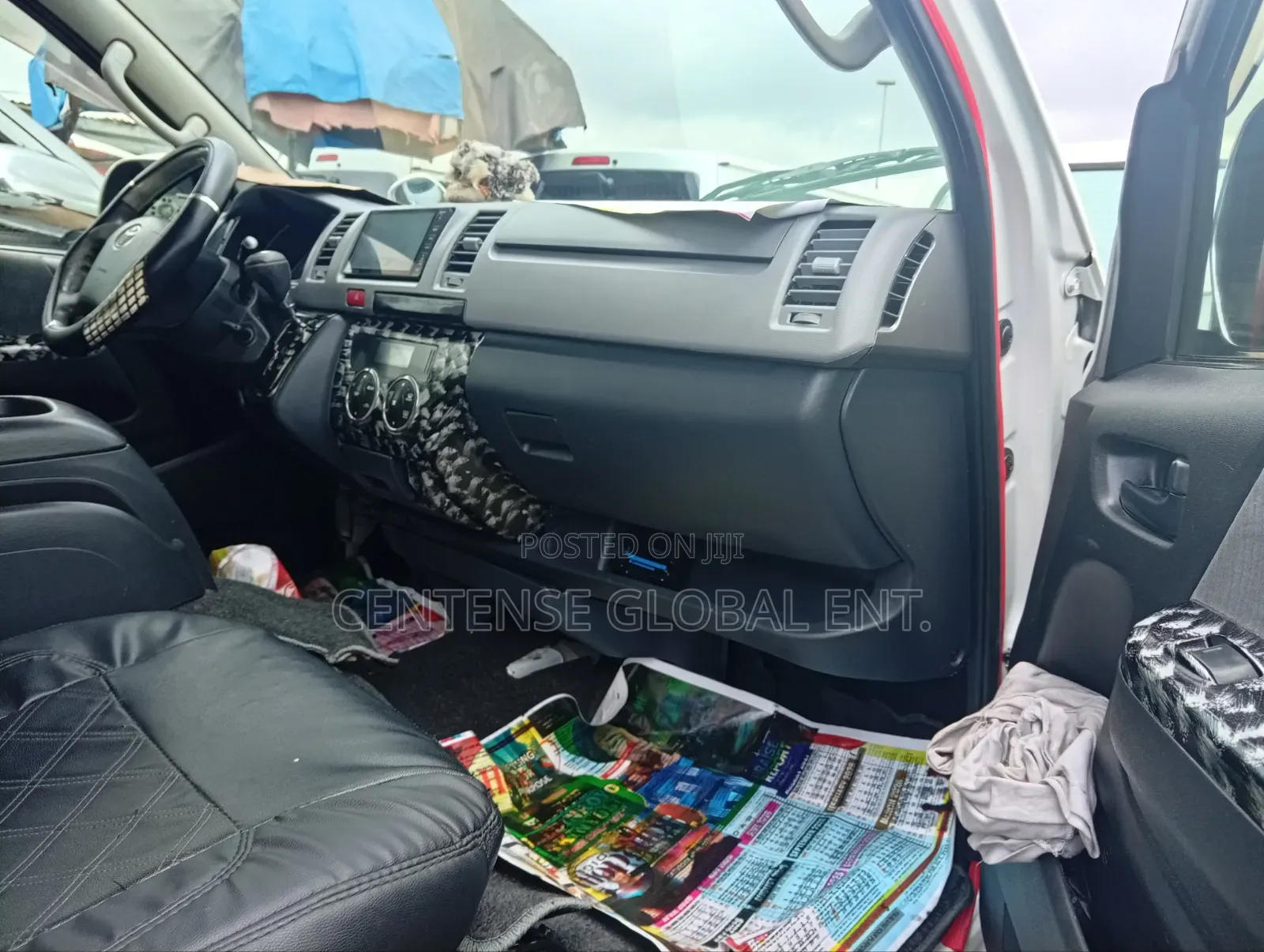 Toyota HiAce 2013 Black