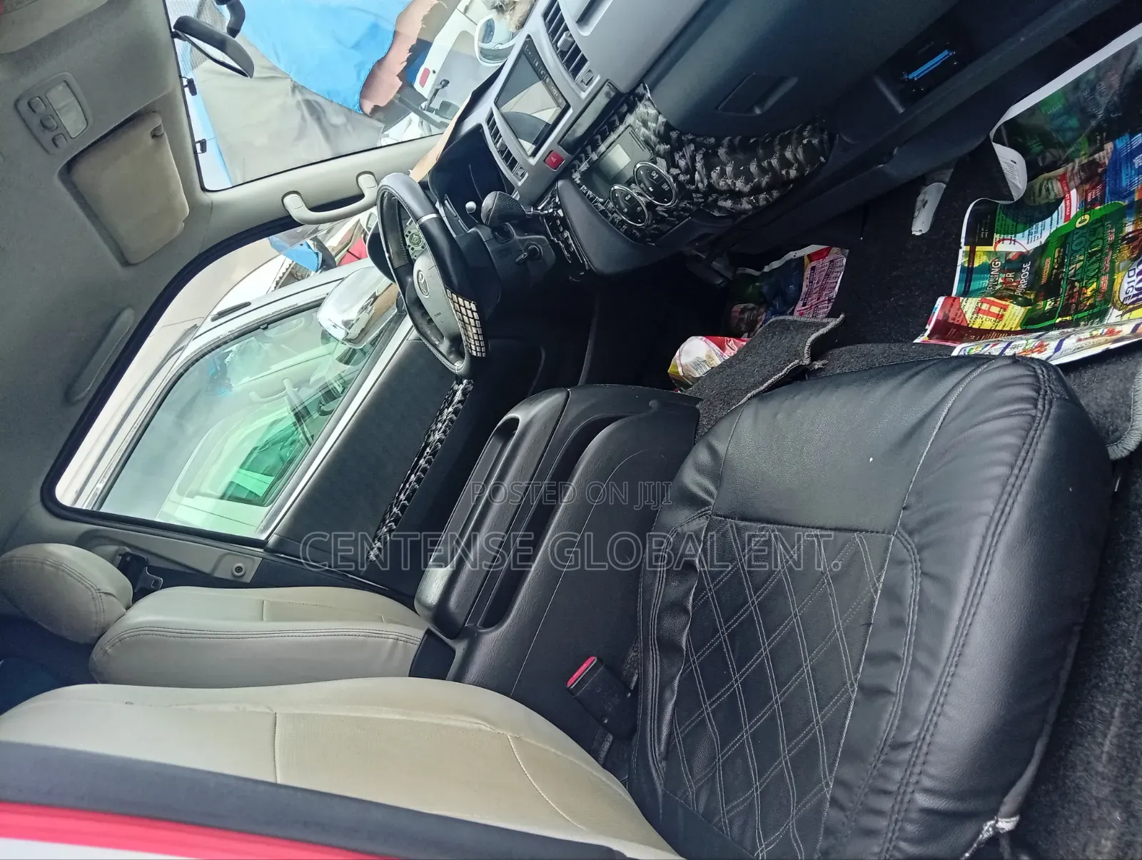 Toyota HiAce 2013 Black