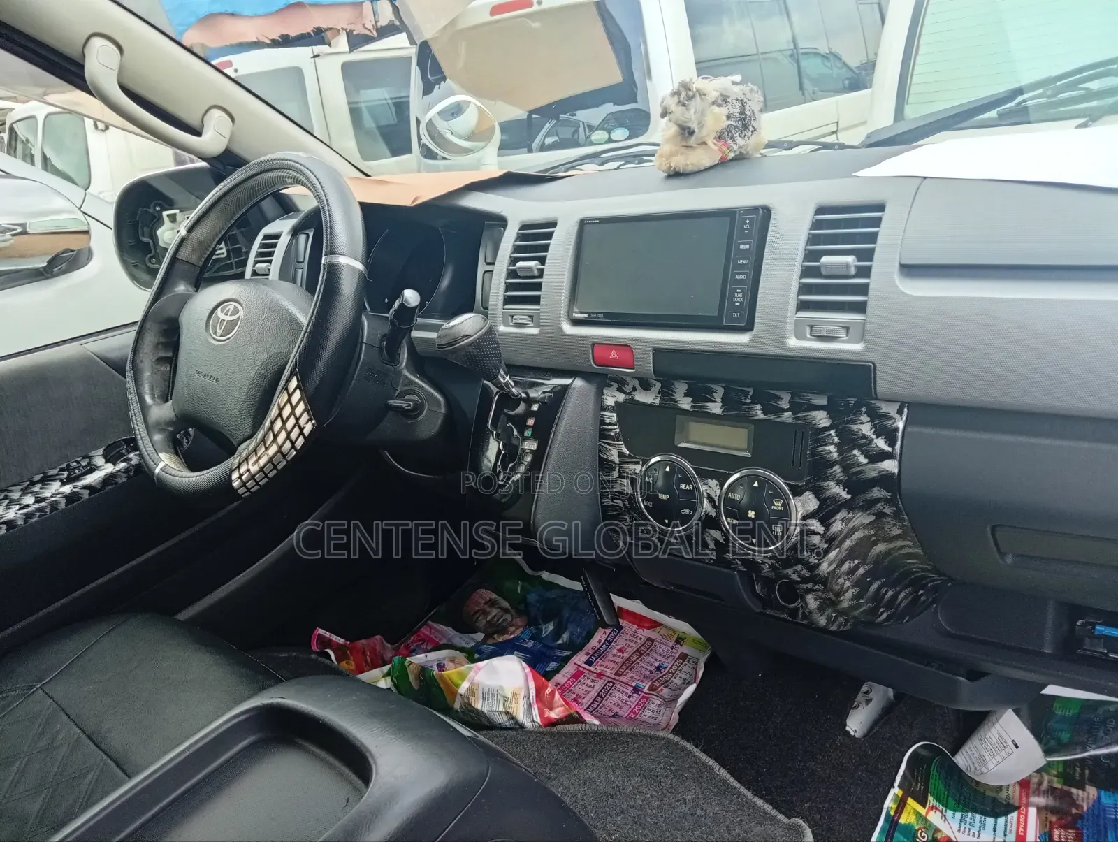 Toyota HiAce 2013 Black