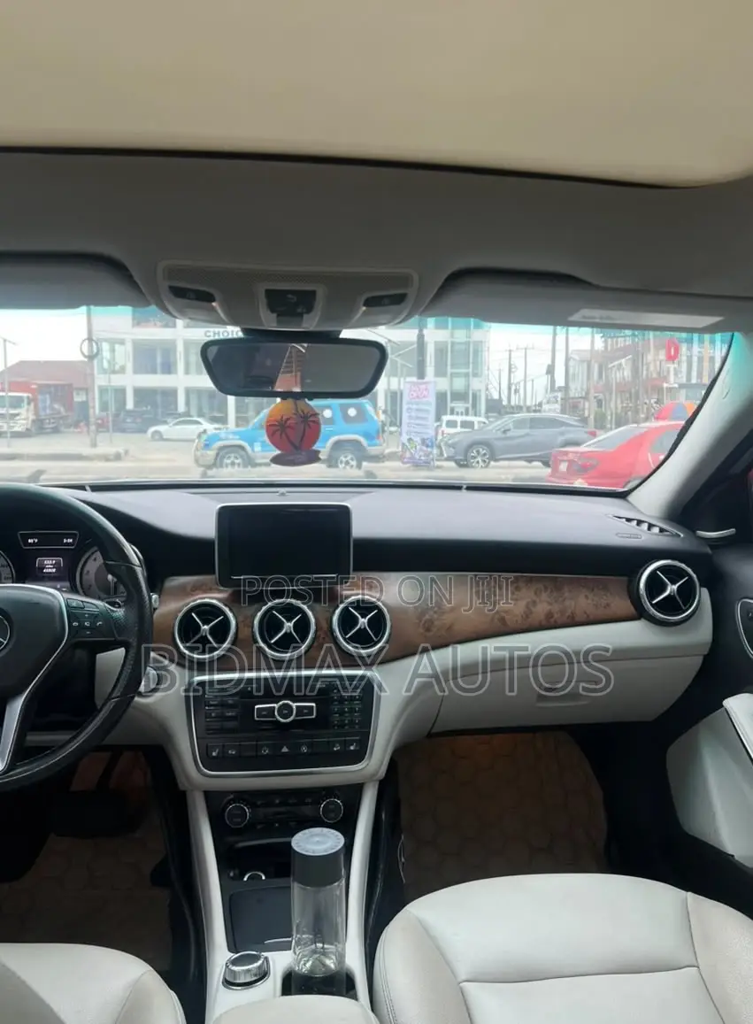 Mercedes-Benz GLA 250 2015 Silver