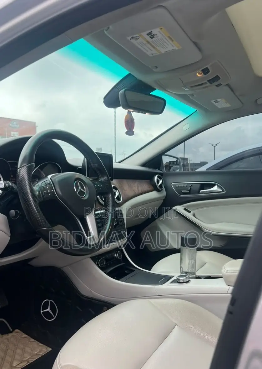 Mercedes-Benz GLA 250 2015 Silver