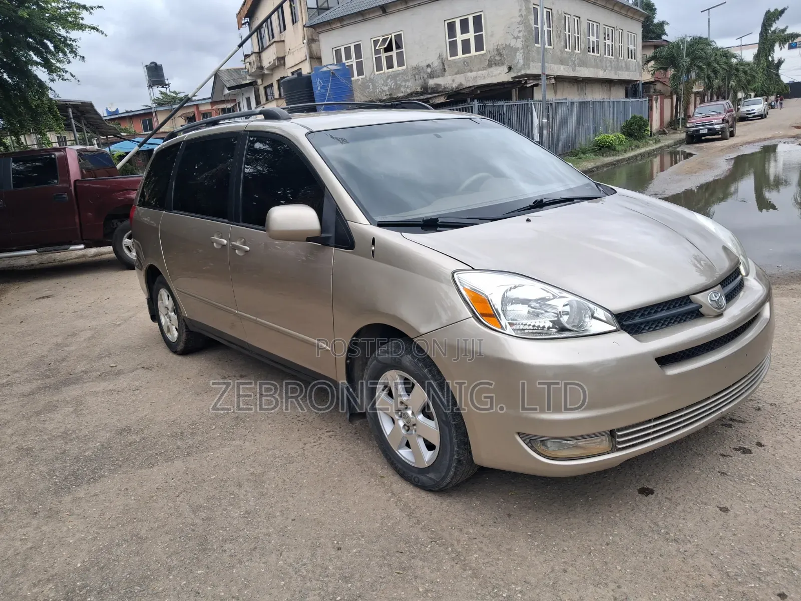 Toyota Sienna 2004 Gold