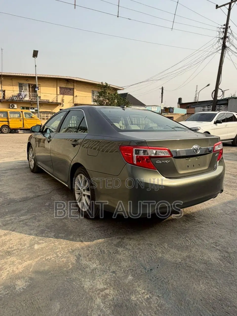 Toyota Camry XLE 4dr Sedan (2.5L 4cyl 6A) 2012 Green