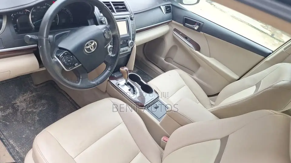 Toyota Camry XLE 4dr Sedan (2.5L 4cyl 6A) 2012 Green