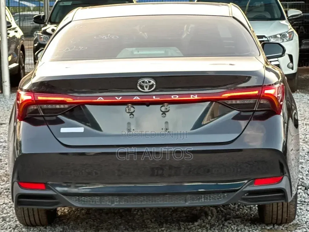 Toyota Avalon 2025 Black