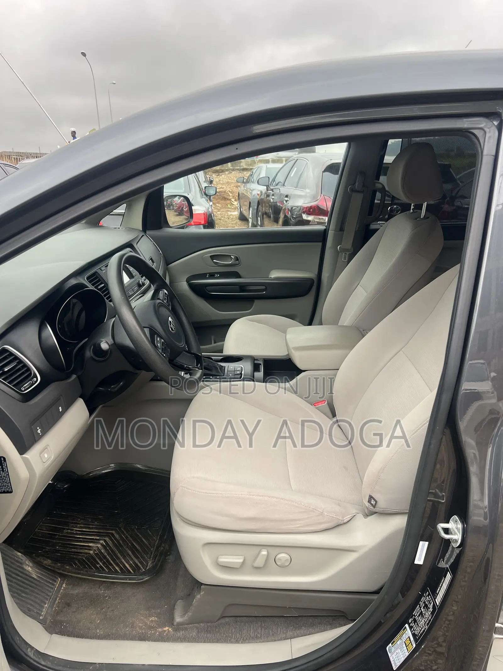 Kia Sedona L 4dr Minivan (3.3L 6cyl 6A) 2015 Gray